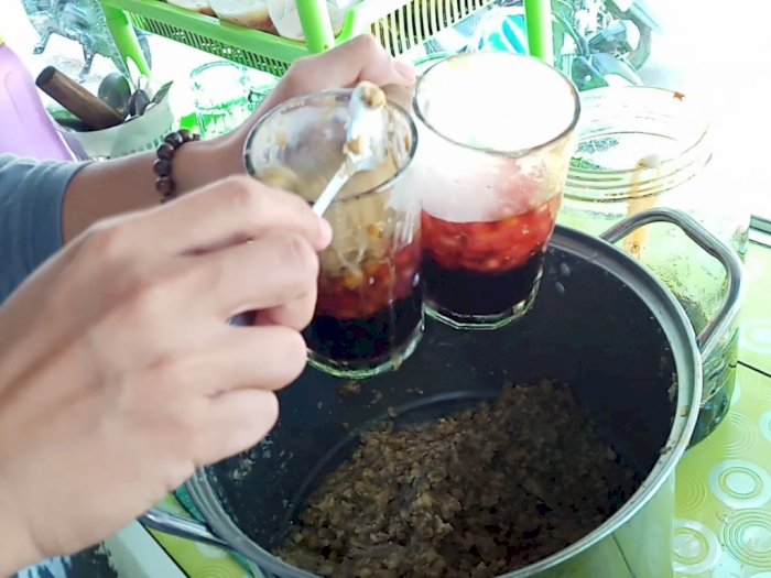 Seger Poll! Es Campur Mang Cawa Kuliner Legendaris di Pandeglang Sejak 1970-an
