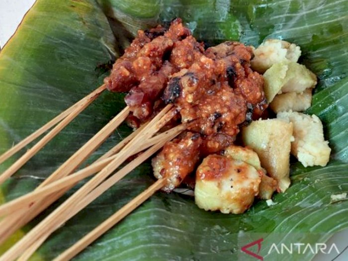 Gurihnya Sate Payudara Sapi Legendaris di Bandung, Aromanya Bikin Nafsu Makan Nambah