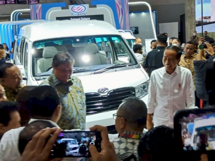 Presiden Jokowi Reuni dengan Mobil Esemka di IIMS 2023, Kali Ini Versi Kendaraan Listrik
