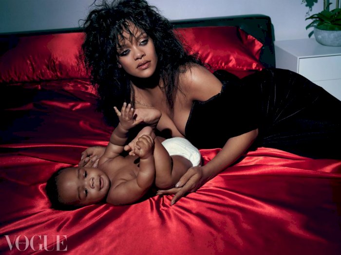 Masih 9 Bulan, Anak Pertama Rihanna Debut Cover Majalah Vogue Inggris