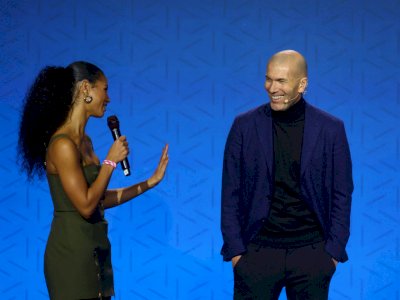 Zidane Sudah Lama Nganggur, Kirain Jadi Pelatih Bola Gak Taunya Malah Masuk Tim Formula 1