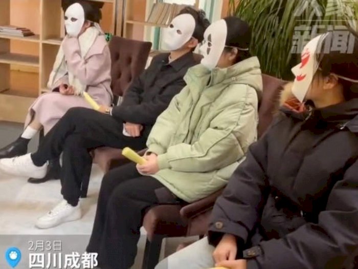 Minta Calon Pelamar Pakai Topeng saat Wawancara Kerja, Perusahaan di China Banjir Pujian