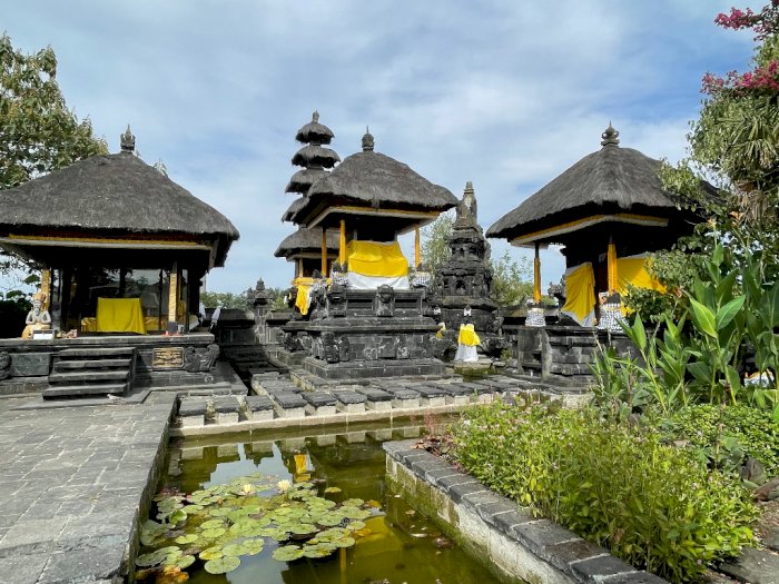 Penampakan Replika Pulau Dewata di Belgia, Lengkap dengan Patung Dewa dan Penari Bali