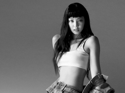 Seksi Banget! Jennie BLACKPINK Pamer Lekuk Tubuh dengan Pakaian Dalam Calvin Klein
