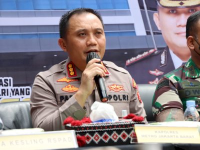 Keroyok Warga dengan Senjata Tajam, 10 Preman di Jakarta Barat Langsung Diringkus Polisi