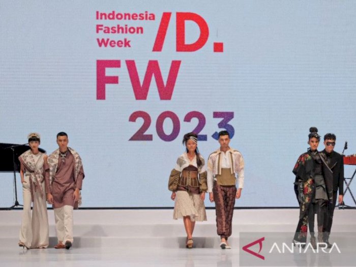 Sandiaga Uno Yakin Industri Fashion Lokal Bisa Jadi Tuan Rumah di Negeri Sendiri