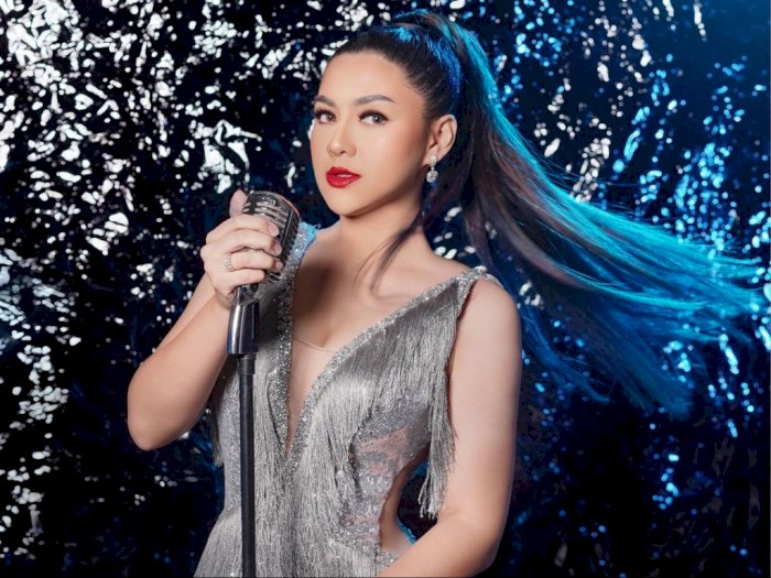 Vakum 4 Tahun di Dunia Tarik Suara, Vicky Shu Kembali dengan Lagu 'Sayangnya Masih Sayang'