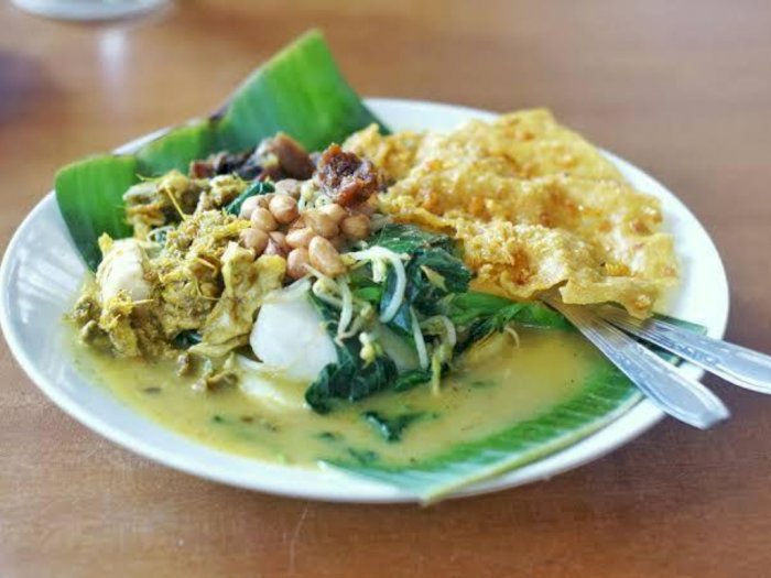 Yuk Kenalan dengan Kuliner si Kuning Kental Berempah, Makanan Khas Bali Utara