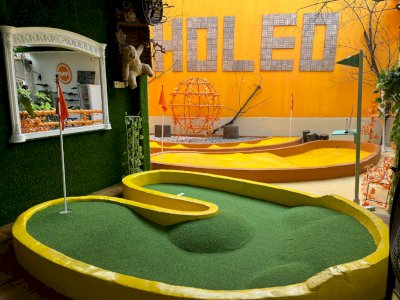 HOLEO Golf & Museum, Tempat Rekreasi Asik Melepas Penat dengan Bermain Mini Golf
