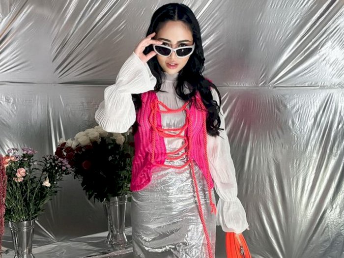 Rachel Vennya Pamer OOTD Dress Silver Mirip Aluminium Foil, Netizen: Buna Mau Diangetin?