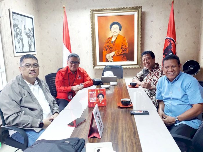 Sekjen Hasto Kristiyanto Bertemu Romahurmuziy, PDIP Rayu PPP? 