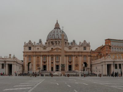 4 Mitos Seram Vatikan, Konon Punya Kerajaan Illuminati hingga Gerbang ke Alam Baka!