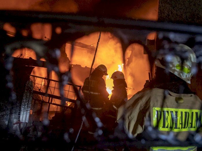 Kebakaran Depo Pertamina Plumpang: Belasan Orang Diperiksa Polisi!