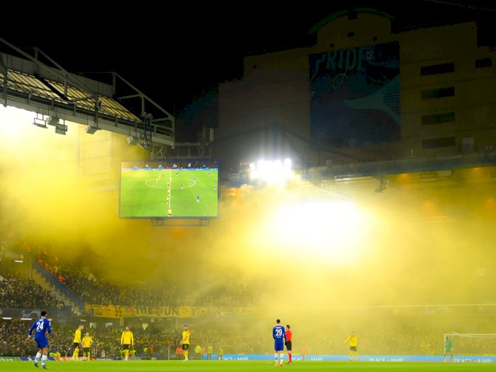 Diselimuti Warna Biru, Fans Dortmund Ubah Stamford Bridge Jadi Kuning