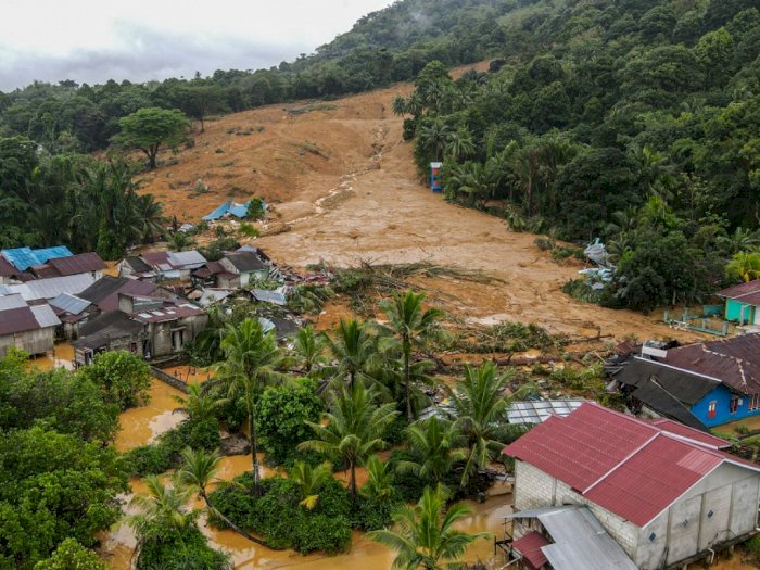 Update Longsor Natuna, Polri: Korban Hilang Belum Ditemukan 45 Orang