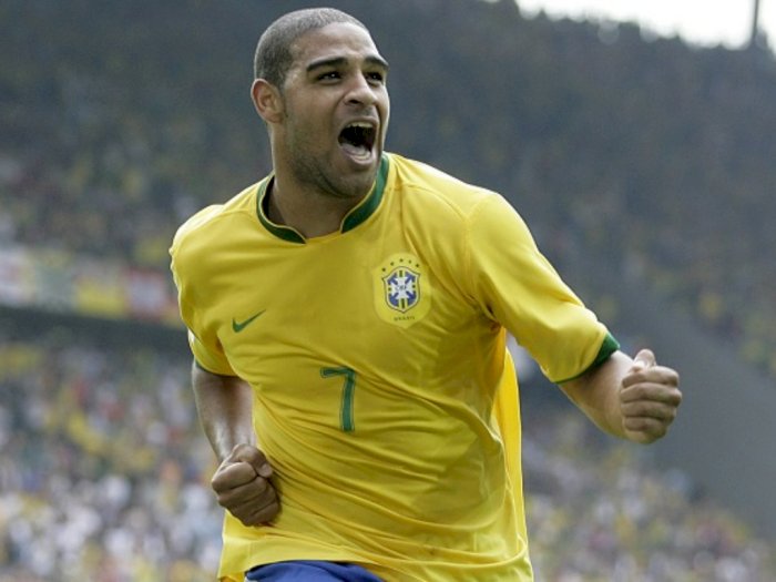 Kisah Pilu Adriano, Kaisar Sepak Bola Brasil yang Jatuh Sebelum Berkuasa!