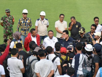 Menpora Amali dan Ketum PSSI Tinjau Stadion Kapten I Wayan Dipta, Renovasi Hampir Tuntas