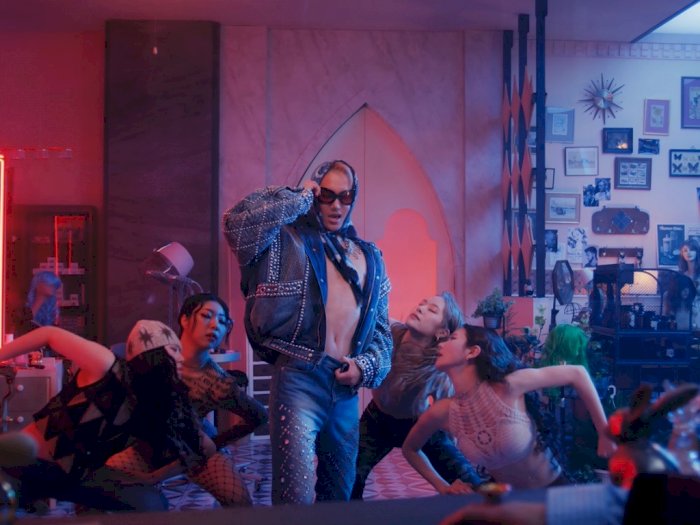 Review Lagu Kai EXO 'Rover' Plus MV: Nuansa Latin yang Seksi, Namun Bingung di Teorinya