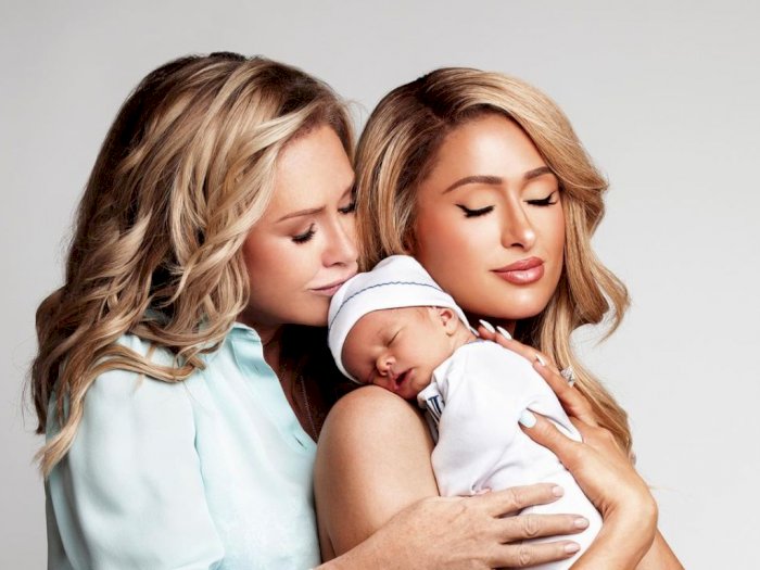  Biar Gak Marah,  Paris Hilton Beri Tas Branded ke Ibunya karena Telah Rahasiakan Anak