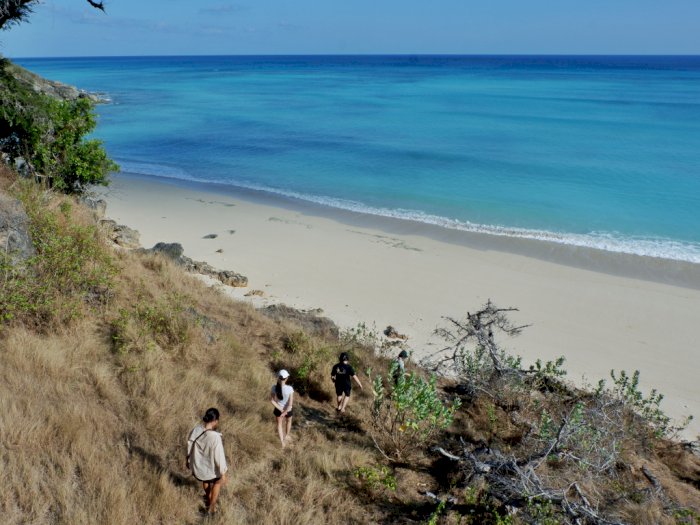 Pesona Pantai Ui Make, Destinasi Wisata di Pulau Semau yang Belum Terjamah