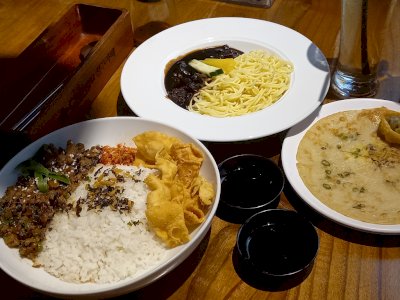 Main ke Chingu Cafe Bandung, Seoul versi Mini Sajikan Ragam Makanan Autentik Korea Selatan