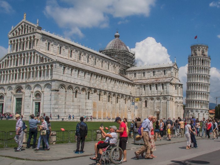 Sejarah Menara Condong Pisa, Bangunan Miring Unik yang Menakjubkan di Italia