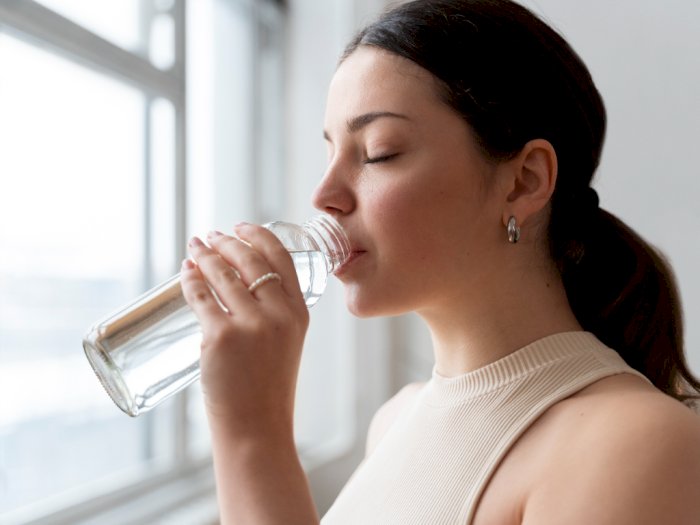 Tips dari Dokter Penuhi 8 Gelas Air Putih Per Hari saat Puasa, Jangan Sampai Kurang!