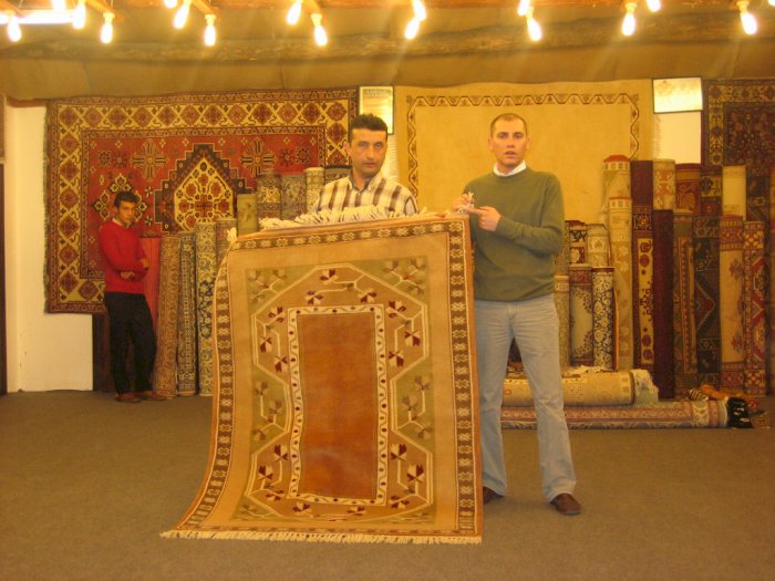 Karpet Handmade Khas Marmaris, Karya Seni yang Dibuat dari Tangan dengan Corak Berbeda