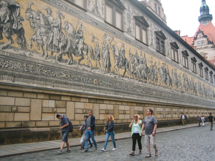 Melihat Mural Porselen Terpanjang di Dunia, Sejarah Panjang Saxony di Jerman