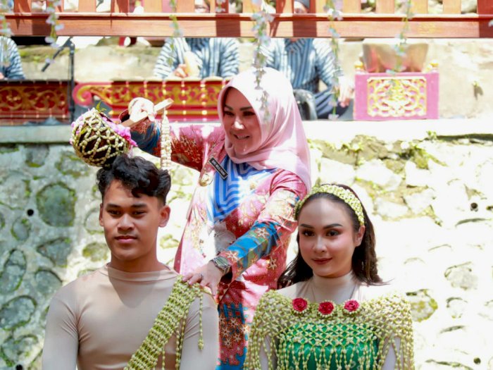 Tradisi Jelang Ramadan di Klaten, Syahdunya Padusan Kirab 21 Kendi Berisi Air Suci