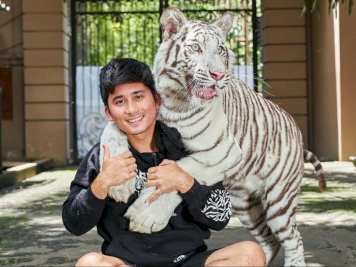 3 Potret Alshad Ahmad yang Ternyata Duda Bareng Selen si Harimau Centil kalau Foto 