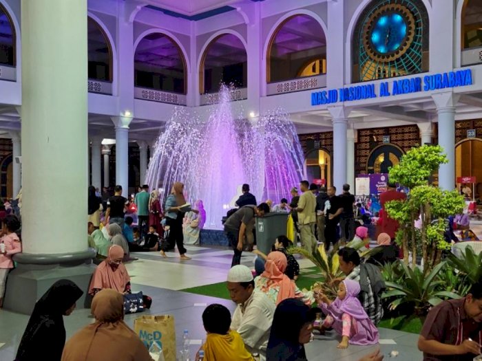 Mengintip Suasana Berbuka di Masjid Nasional Al Akbar Surabaya, Seperti Apa Nih?