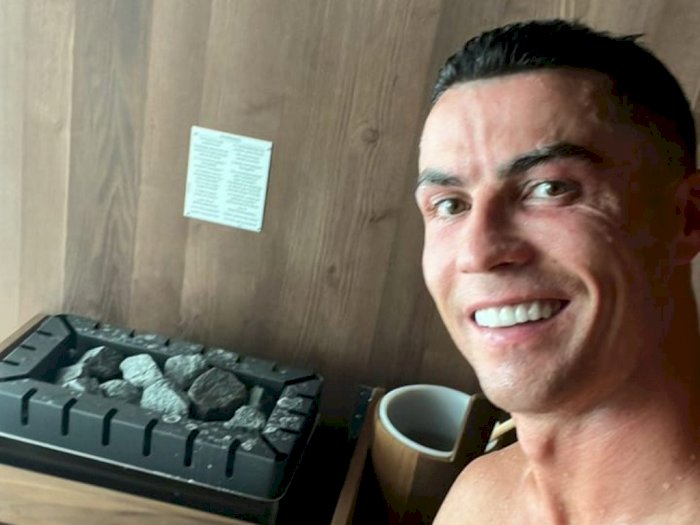 Join Live Instagram Sambil Sauna, Cristiano Ronaldo Beri Nasihat