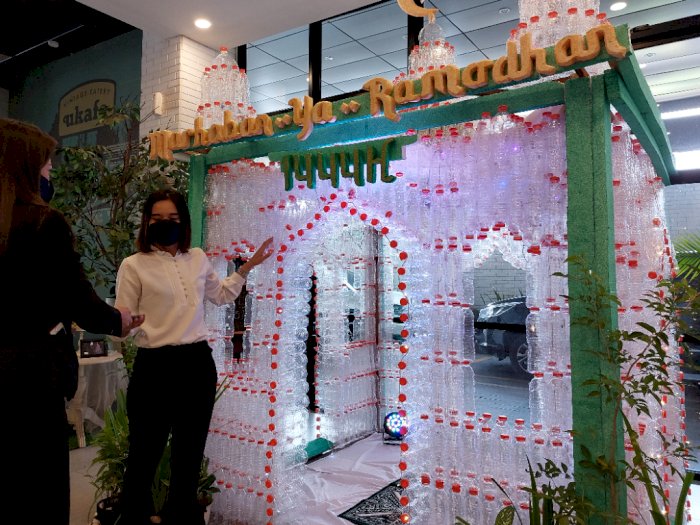 Menyamarakkan Ramadan, Hotel di Jember Bikin Miniatur Masjid dari Botol Plastik Bekas