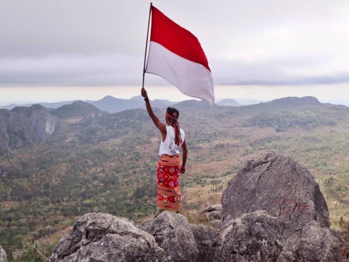 Pesona Gunung Fatuleu, Wisata Bukit Batu Menakjubkan di NTT yang Dulu Dikeramatkan