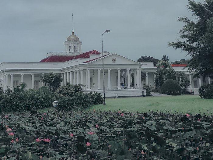 Kebun Raya Bogor, Tempat Healing yang Sejuk dan Dekat Kota: Awas Ada Makam Keramat Juga!
