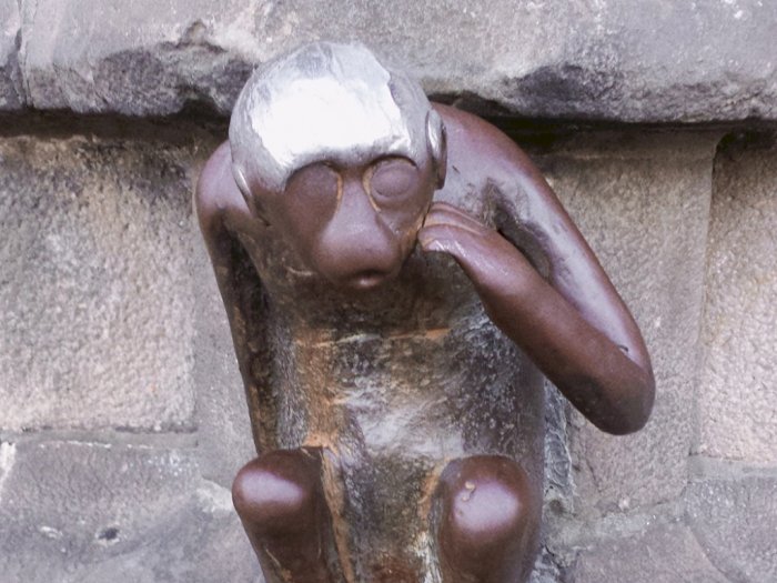 Patung Little Monkey of Mons: Simbol Keberuntungan dan Kesejahteraan di Kota Mons