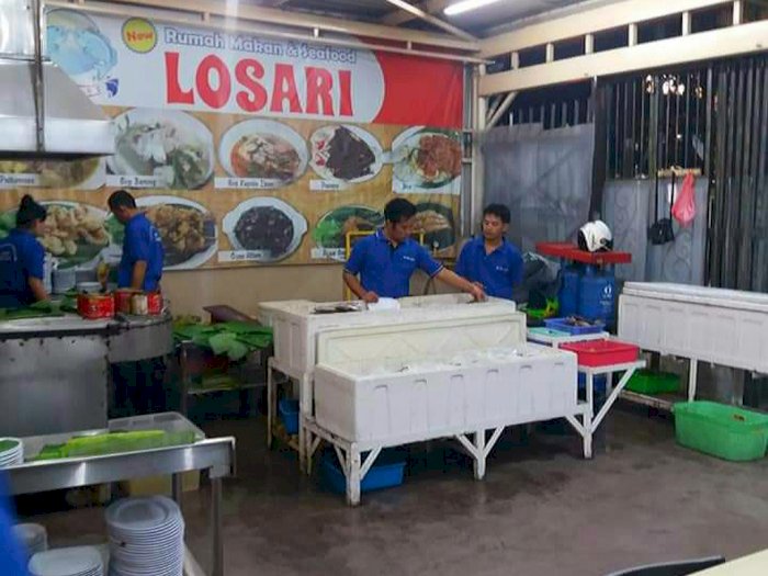 Menikmati Olahan Ikan Segar Dengan 5 Macam Sambal di New Seafood Losari Resto Makassar