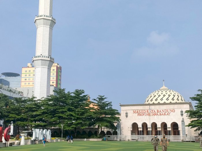 Masjid Agung Bandung, Wisata Religi yang Cocok Jadi Tempat Ngabuburit
