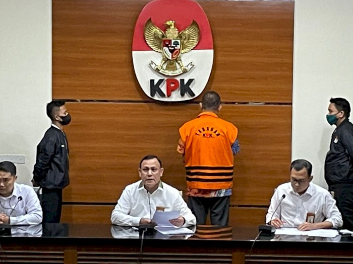 Rafael Alun Trisambodo Resmi Ditahan KPK, Pakai Rompi Orange, Tangan Diborgol