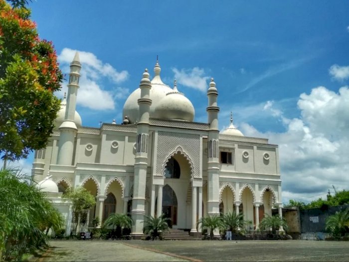 Keunikan Masjid Salman Alfarisi di Karangwidoro, Pintu Utamanya Tak Umum dalam Arsitektur