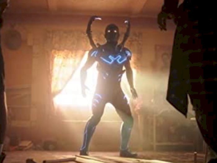 Trailer "Blue Beetle" Perkenalkan Sosok Superhero Latin Jamie Reyes Berteknologi Alien