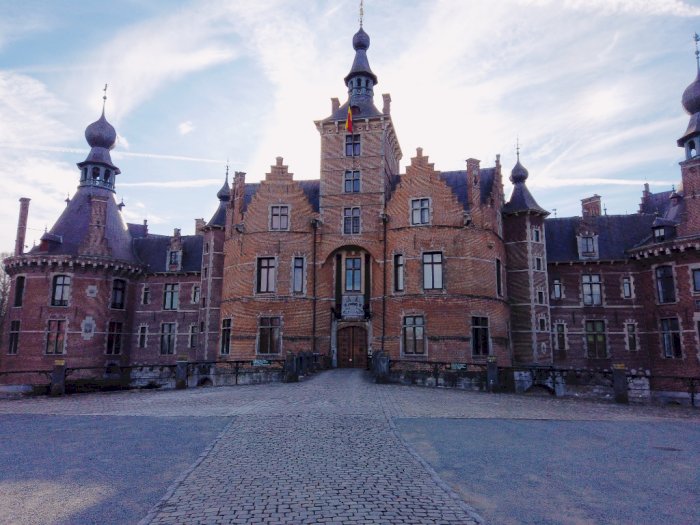 Menelusuri Keindahan Kastil Ooidonk di Belgia, Serasa Lagi di Negeri Dongeng