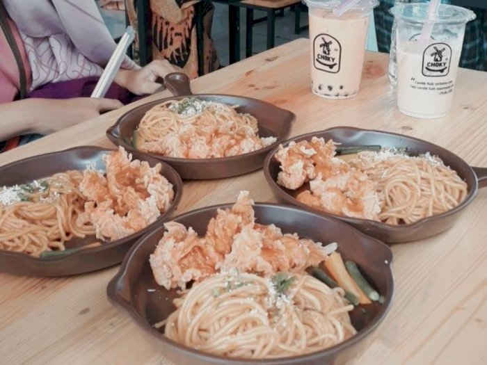 Modal Rp10 Ribuan Aja Bisa Makan Spaghetti dan Chicken Katsu, Minumnya Thai Tea di Sini