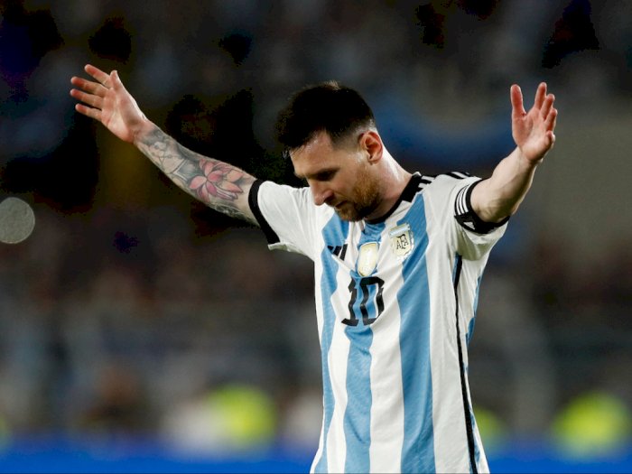 Momen Kocak Messi Kasih Tau Fans kalau Ponselnya Merekam Video, Bukan Foto