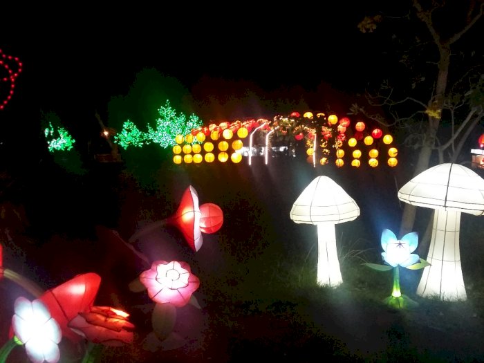 Taman Pelangi Jogja, Wisata Instagramable Bertabur Cahaya Lampion Berbagai Bentuk