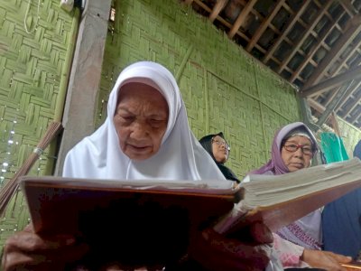 Melihat Pesantren Lansia di Blitar, Ketika Usia Bukan Halangan untuk Belajar