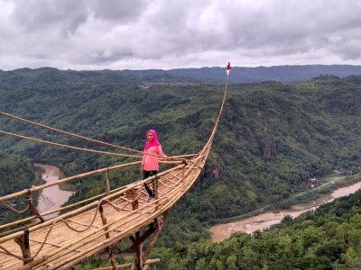 Jurang Tembelan Kanigoro, Spot Foto Hits di Bantul dengan View Hamparan Bukit Hijau