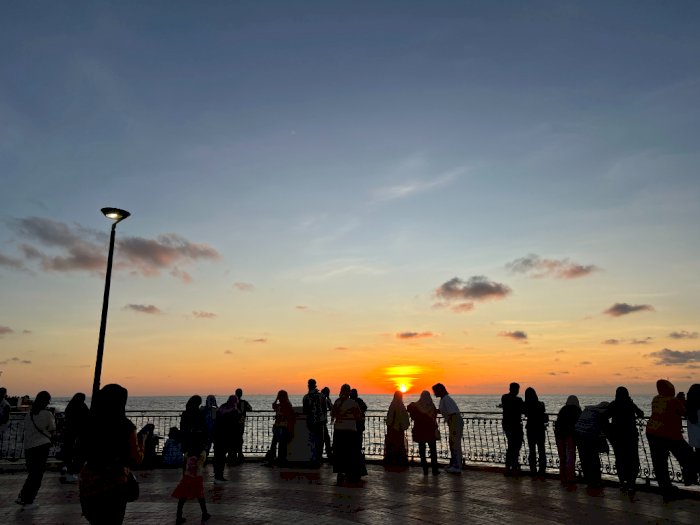 Menikmati Indahnya Matahari Terbenam di Sunset Quay, Tempat Instagramble di Makassar 