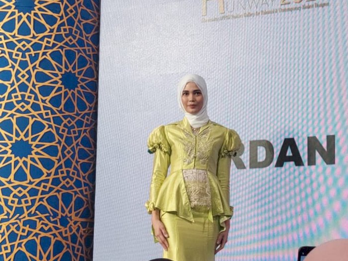 Geliat Desainer Pamerkan Baju Lebaran di Ramadan Runway 2023 "Dazzling Mubarak" 